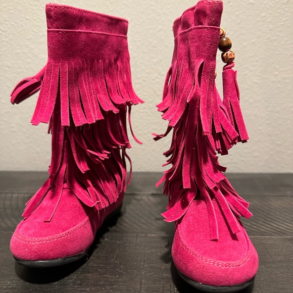 Sitos fuchsia fringe moccasin style zip boot, with bead accent. Baby sz 4 - Picture 8 of 9